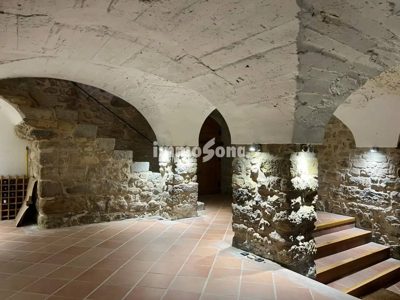 Finca rústica en venda en La Vall d'en Bas amb Calefacció, Jardí privat i Alarma