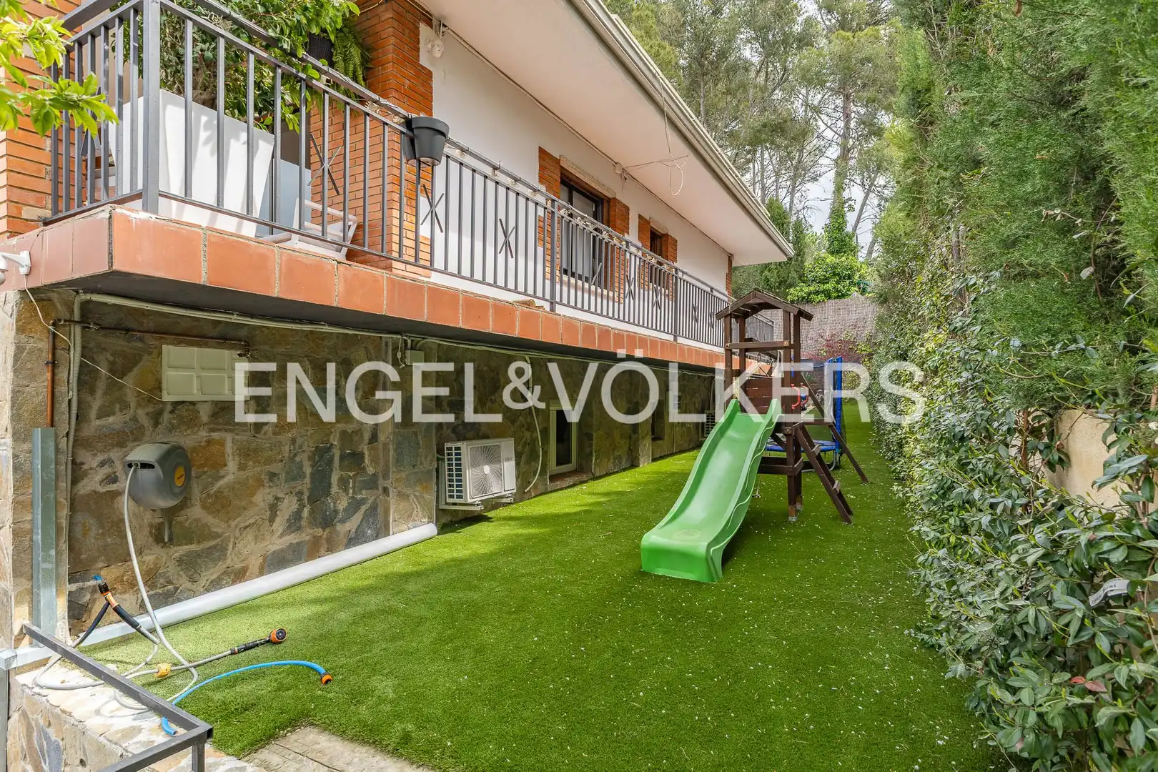 Terraza de Casa adosada en venta en Terrassa con Aire acondicionado, Calefacción y Jardín privado