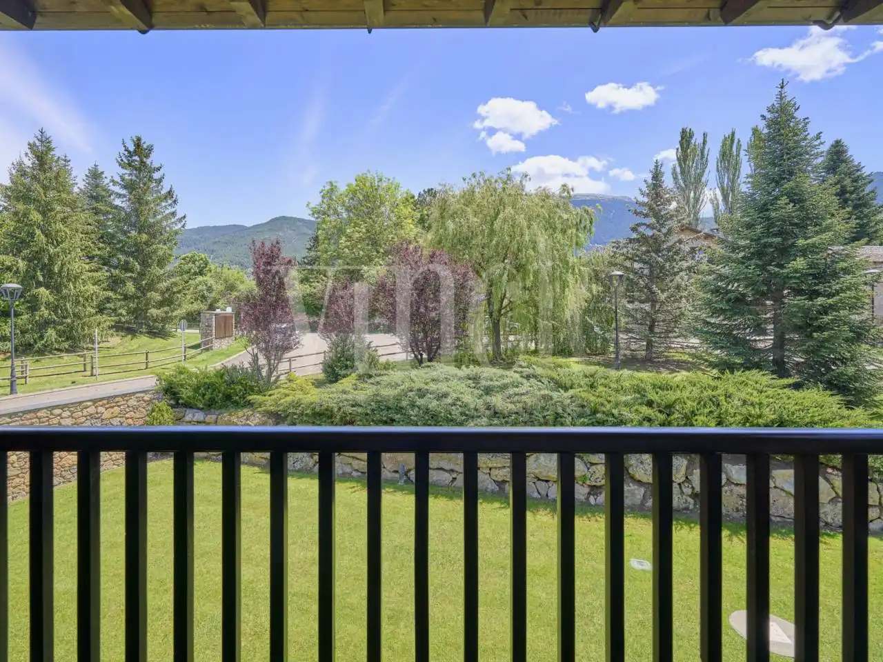 Duplexes for sale in Das