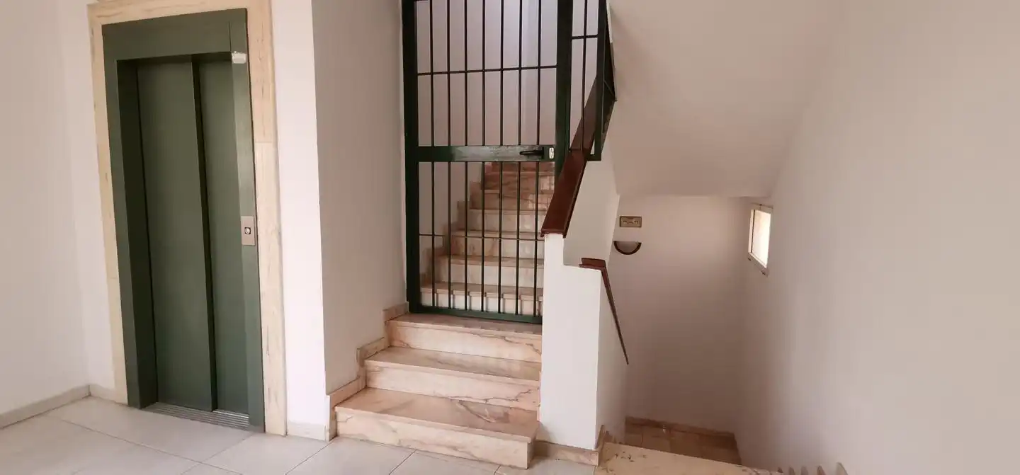 Büro zum Verkauf in Linares