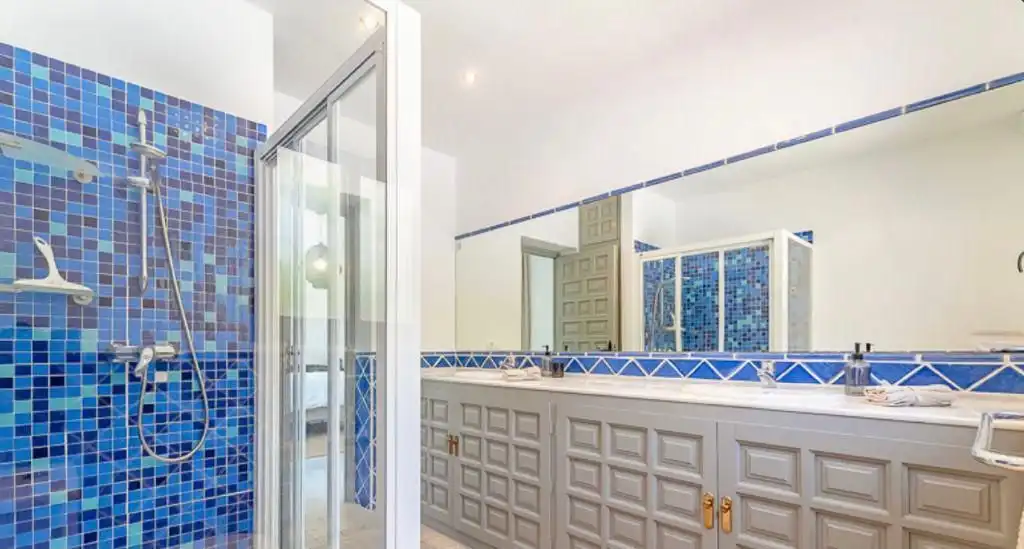 Bathroom of Houses for rent in Marbella  with Terrace and Swimming Pool