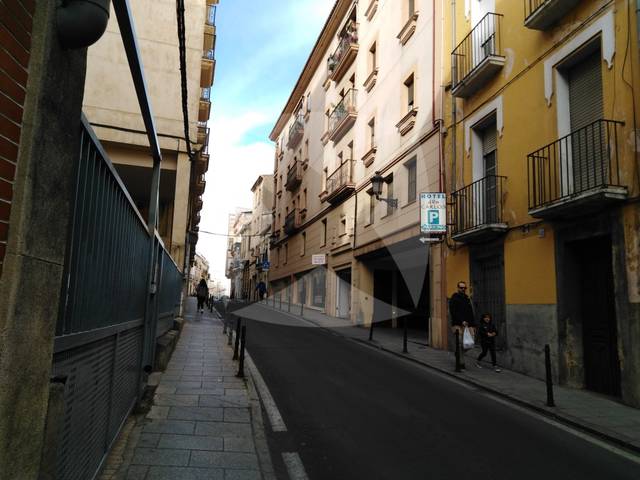 Local comercial en Alquiler en Calle Parra en Casco Antiguo