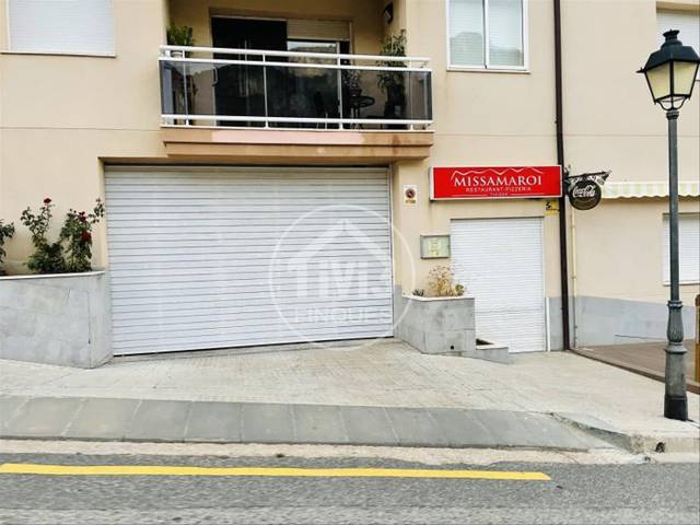 Garaje en Alquiler en Carrer del Vial en Tivissa