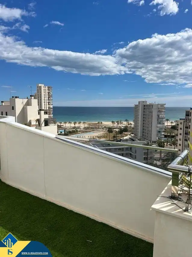 Vista exterior de Àtic en venda en Alicante / Alacant amb Terrassa, Moblat i Piscina comunitària