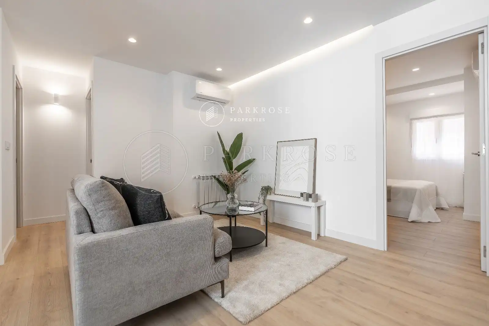 Living room of Flat for sale in Madrid  with Air Conditioner, Heating and Terrace