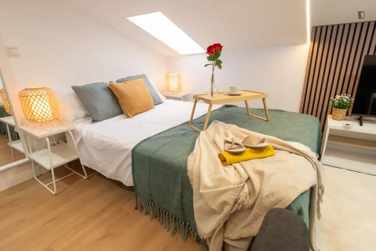 Schlafzimmer von Wohnung zur Miete in Madrid mit Klimaanlage, Möbliert und Waschmaschine