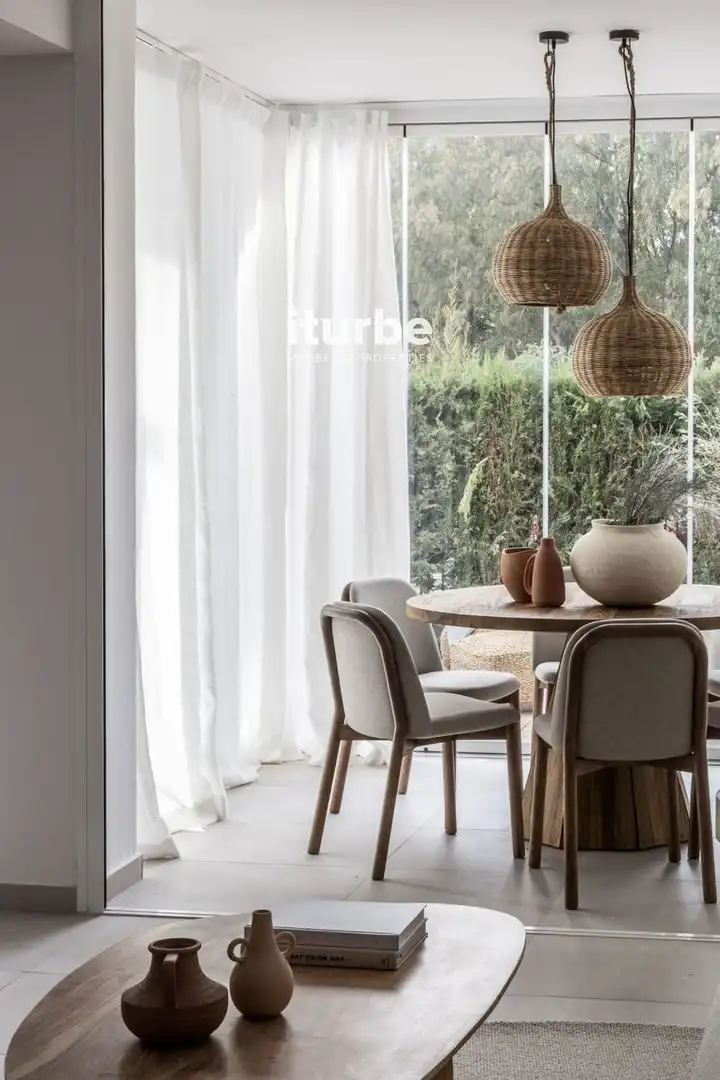 Comedor de Casa adosada de alquiler en Marbella con Aire acondicionado, Terraza y Piscina