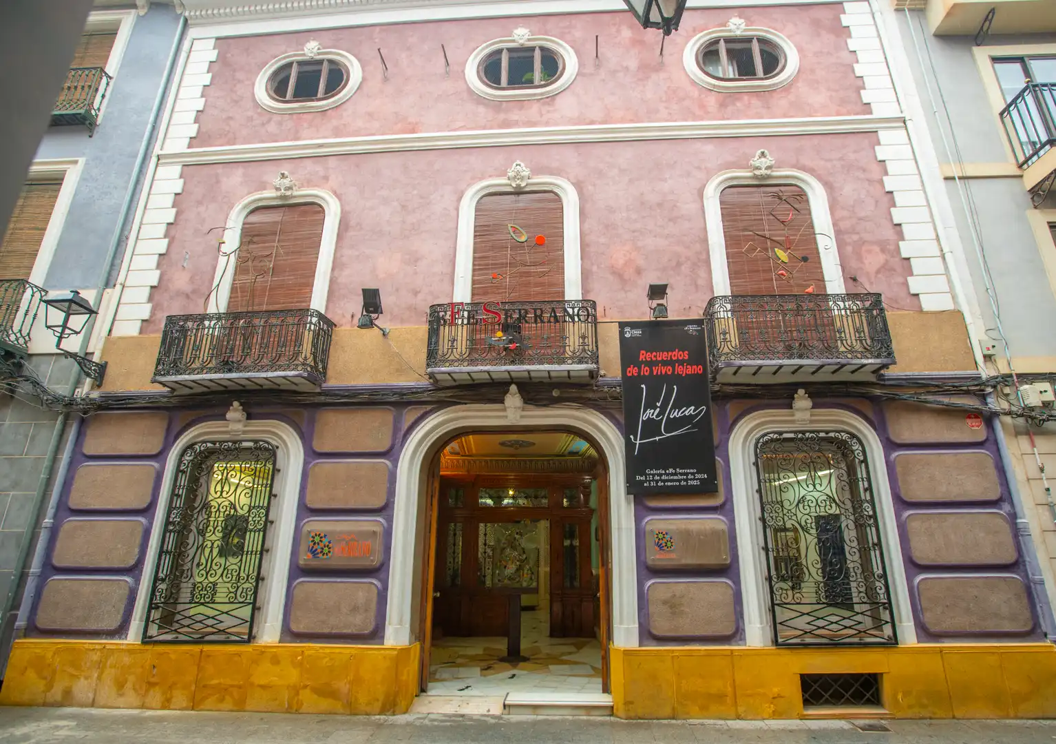 Außenansicht von Gebäude zum Verkauf in Cieza