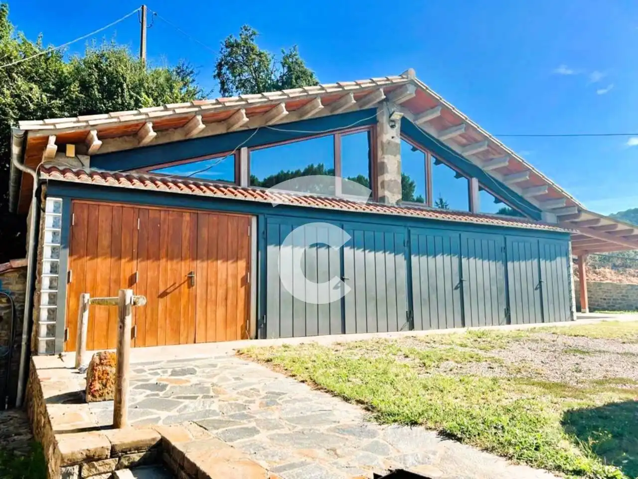 Vista exterior de Finca rústica en venda en Les Llosses amb Calefacció, Jardí privat i Parquet