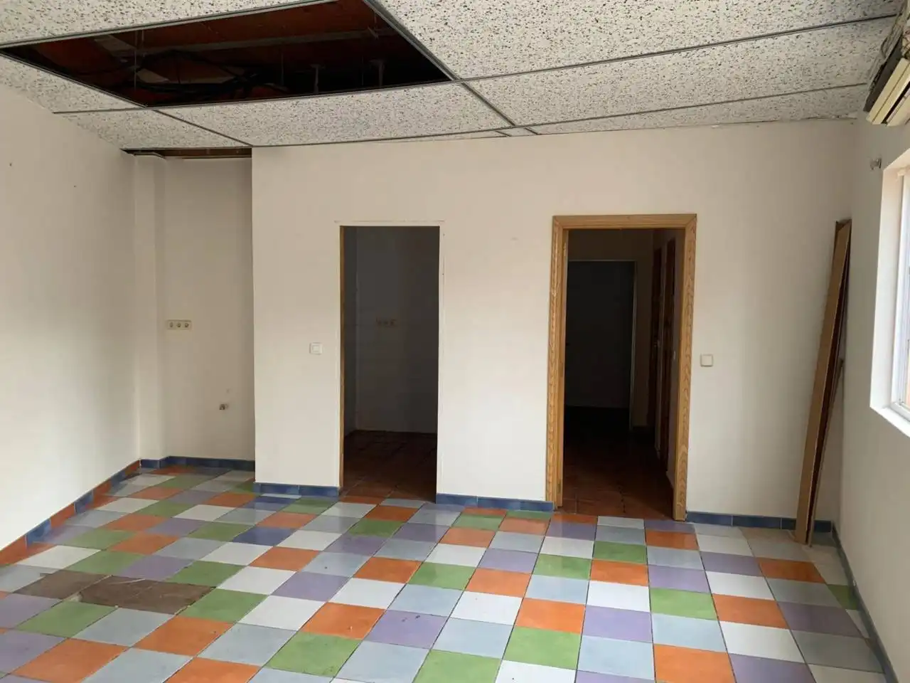 Gewerbefläche zum Verkauf in Calle Bernaldo de Quirós, imagen 4