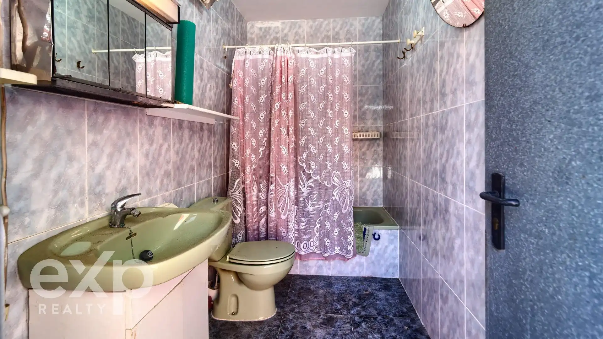Bathroom of Houses for sale in Rafelguaraf  with Terrace, Storage room and Swimming Pool