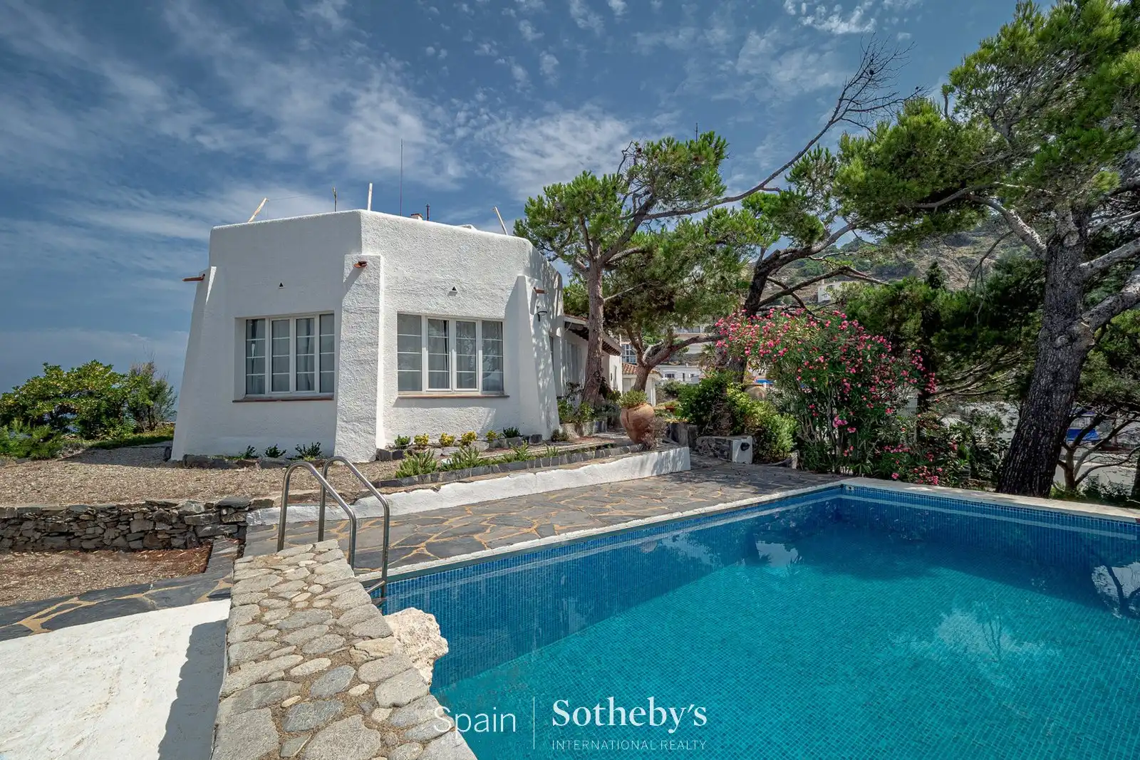 Vista exterior de Casa o xalet en venda en El Port de la Selva amb Calefacció, Jardí privat i Terrassa