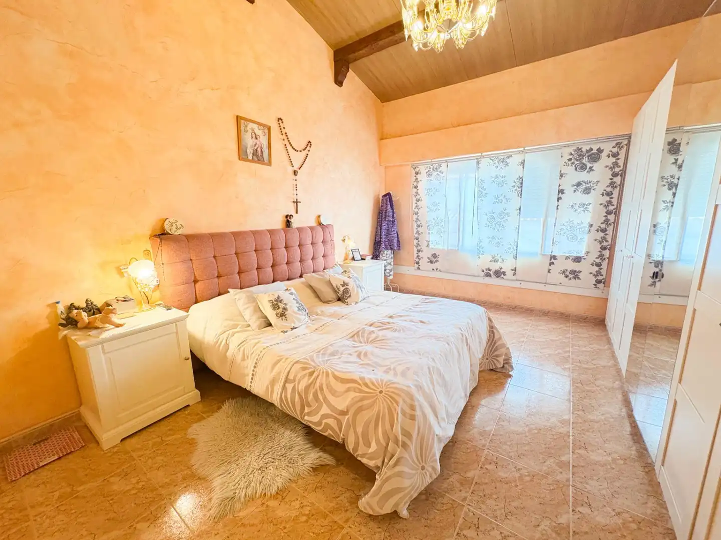 Schlafzimmer von Einfamilien-Reihenhaus zum Verkauf in San Isidro mit Klimaanlage, Privatgarten und Terrasse