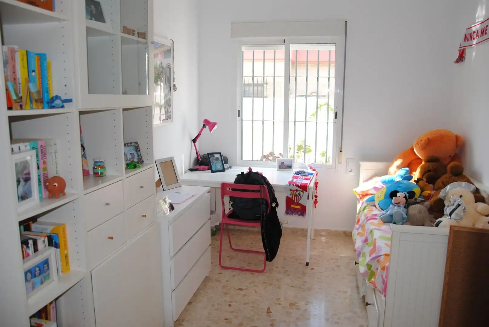 Dormitori de Casa o xalet en venda en Espartinas amb Aire condicionat, Calefacció i Jardí privat