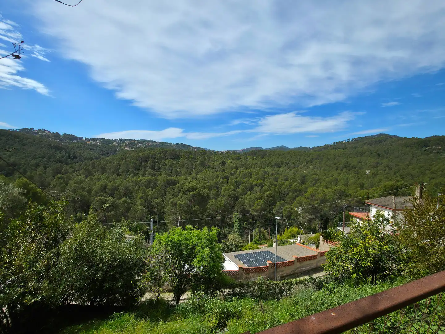 Vista exterior de Casa o xalet en venda en Sant Andreu de la Barca amb Aire condicionat, Calefacció i Jardí privat
