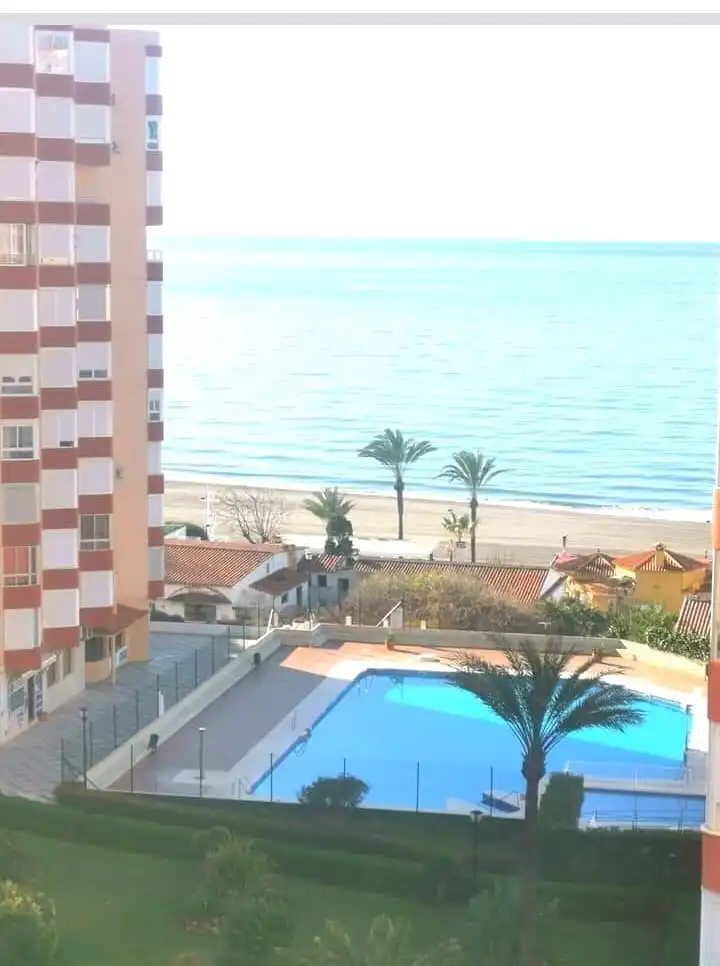 Vista exterior de Apartamento de alquiler en Torrox con Amueblado, Microondas y TV
