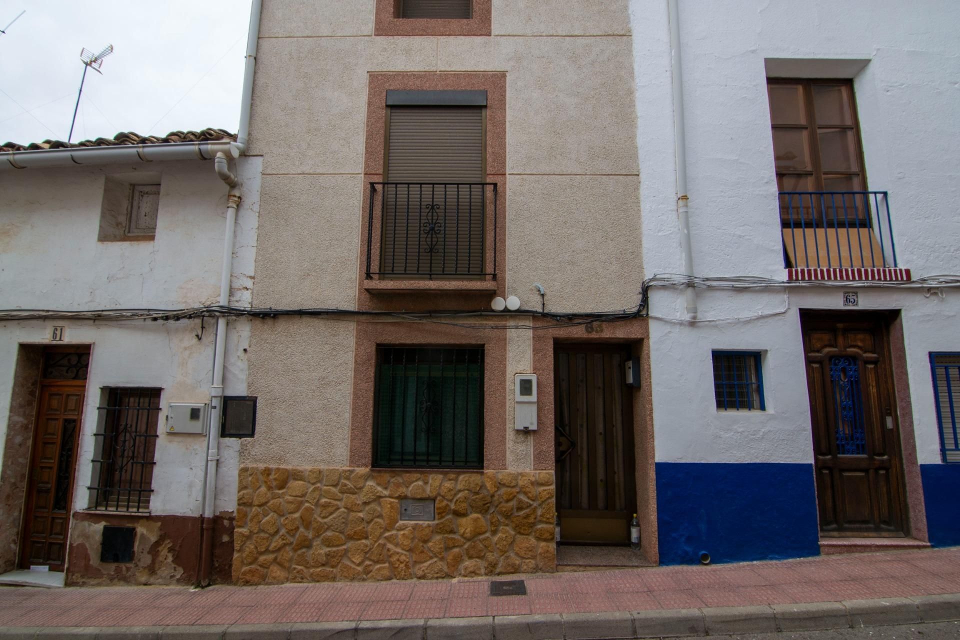 Vista exterior de Finca rústica en venta en Utiel con Calefacción, Terraza y Trastero