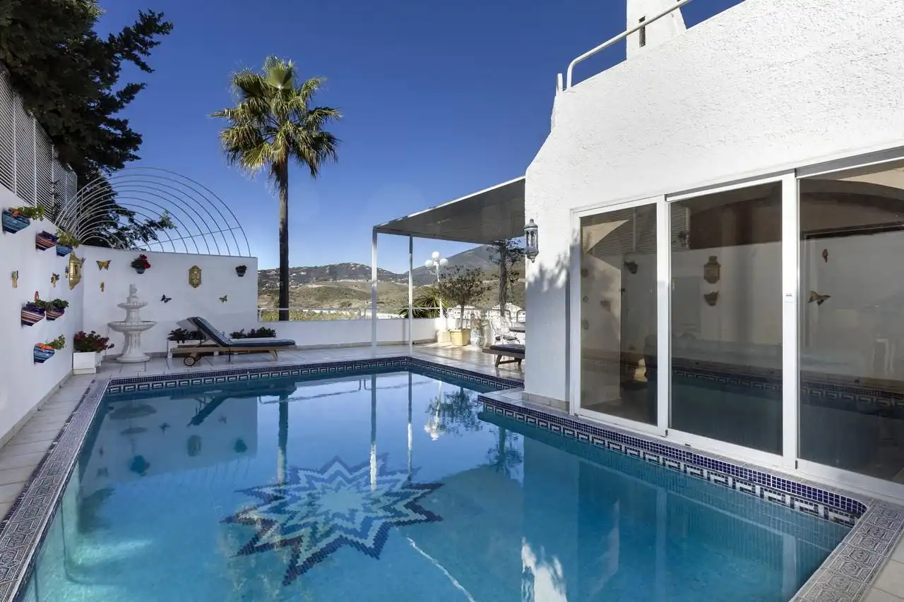 Casa con piscina in vendita a Nueva Andalucía