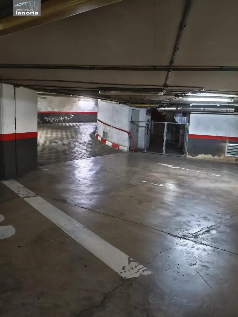 Parkplatz von Garage zum Verkauf in Valencia