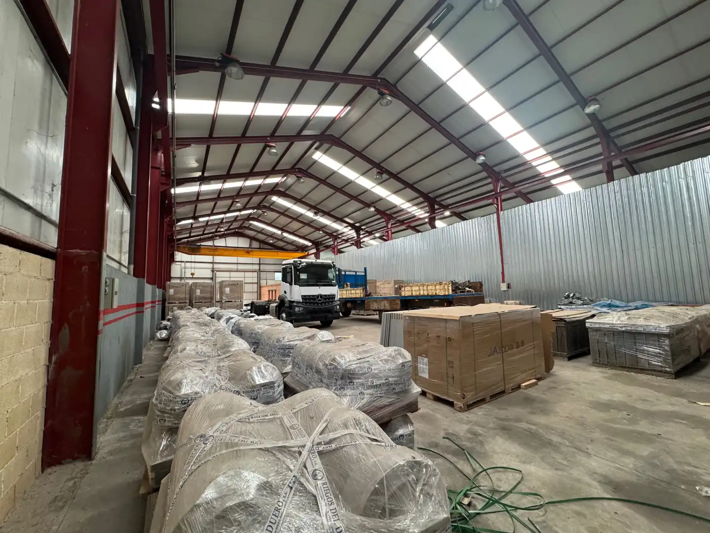 Vista exterior de Nau industrial en venda en Olmedo amb Calefacció