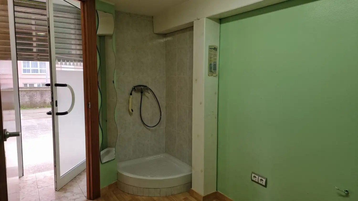 Badezimmer von Geschaftsraum zur Miete in Torrelavega 