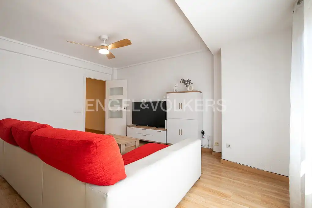Living room of Flat for rent in Valencia  with Heating, Parquet flooring and Terrace