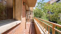 Exterior view of Flat for sale in  Barcelona Capital  with Terrace and Balcony