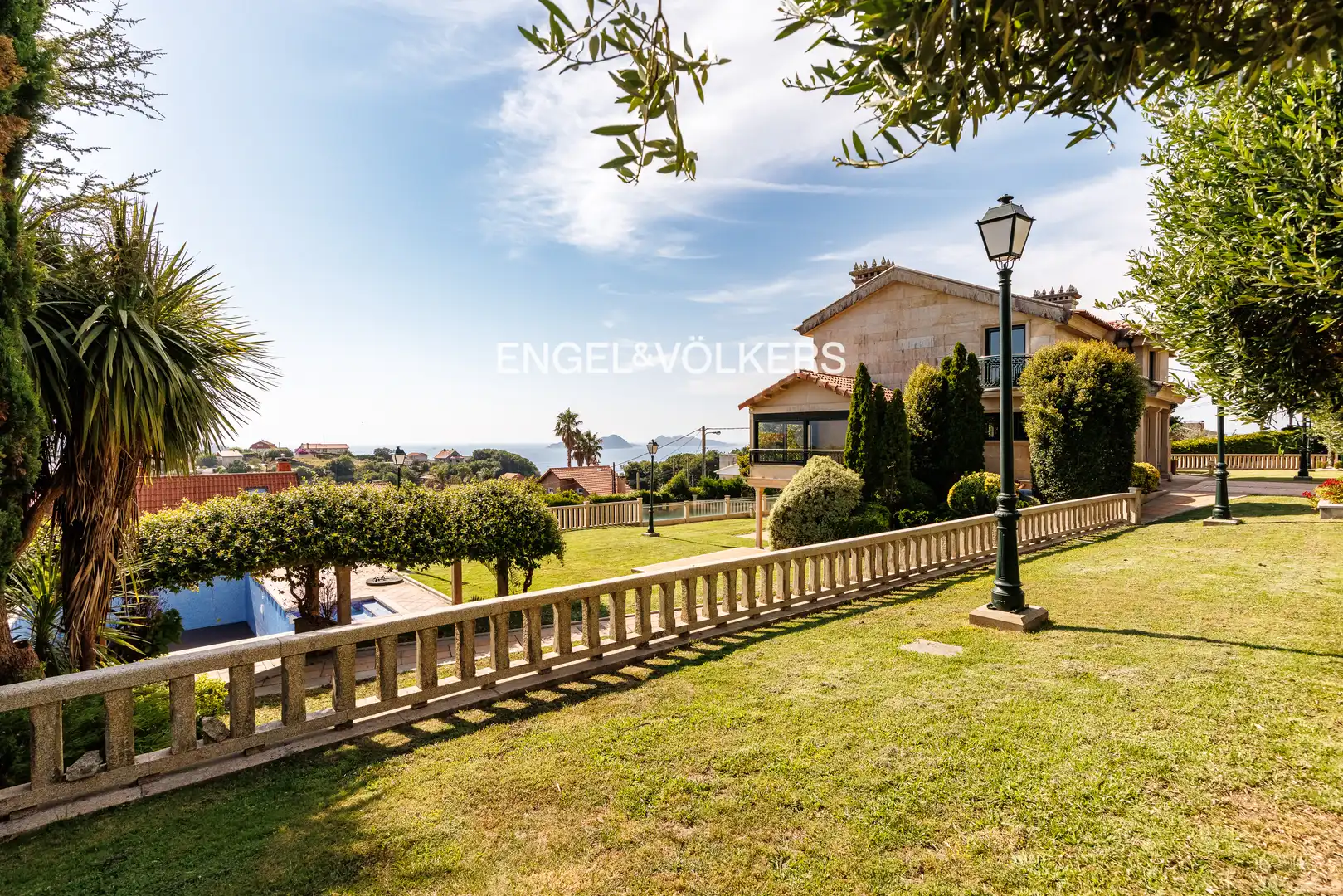 Vista exterior de Casa o chalet en venta en Nigrán con Calefacción, Jardín privado y Piscina