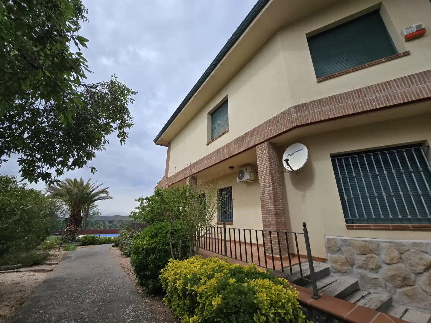 Vista exterior de Casa o chalet en venta en Morata de Tajuña con Aire acondicionado, Calefacción y Jardín privado