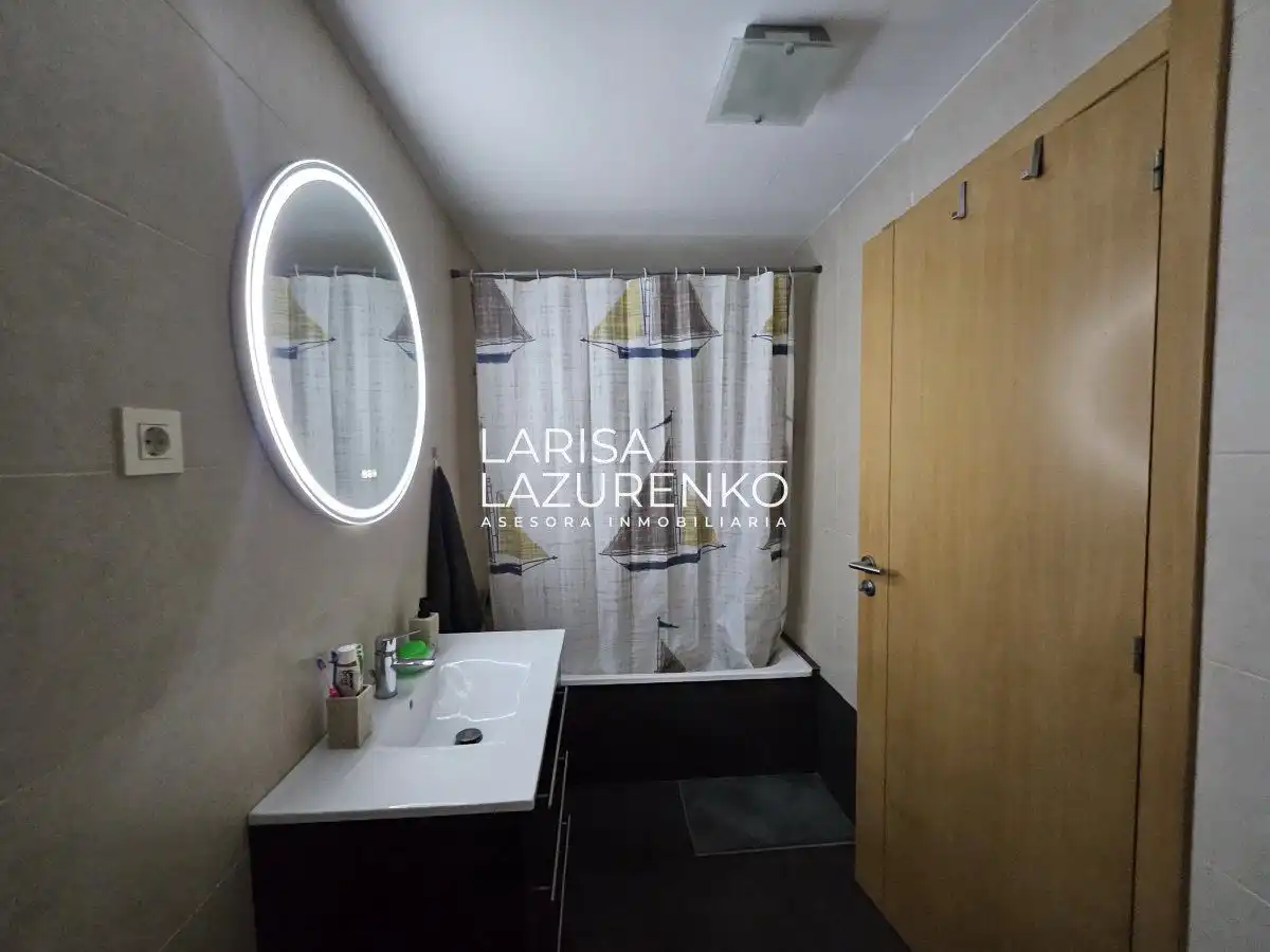 Bathroom of Flat for sale in Cambrils  with Air Conditioner, Heating and Balcony