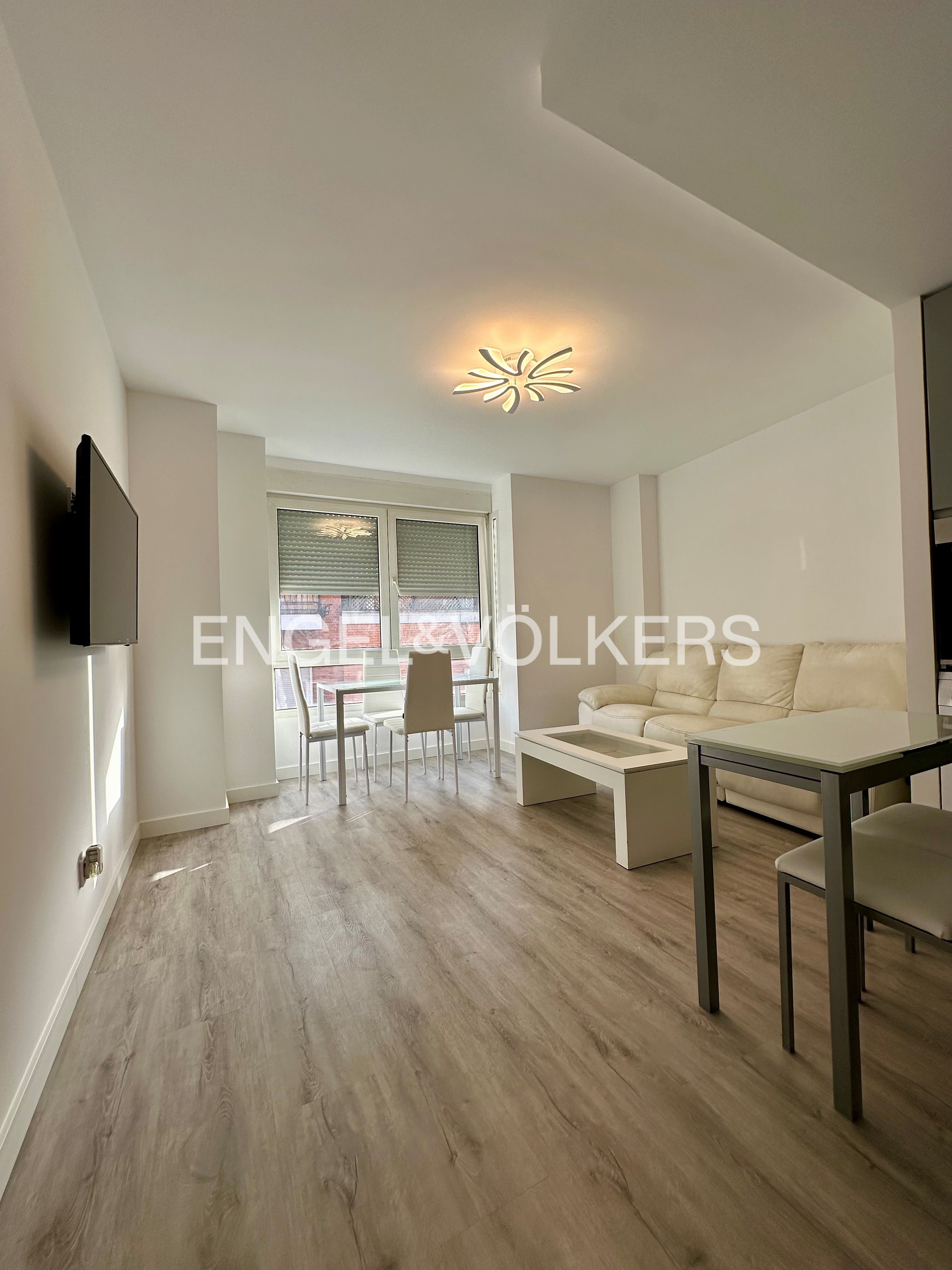 Sala d'estar de Pis de lloguer en  Madrid Capital amb Aire condicionat, Calefacció i Piscina