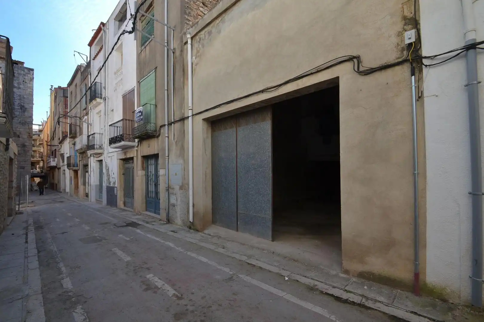 Außenansicht von Einfamilien-Reihenhaus zum Verkauf in Ulldecona mit Terrasse, Abstellraum und Balkon
