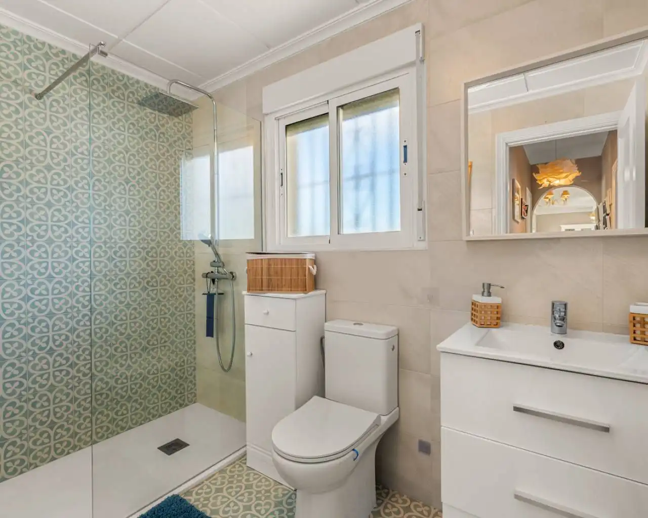 Bathroom of Houses for sale in Orihuela  with Air Conditioner, Heating and Terrace