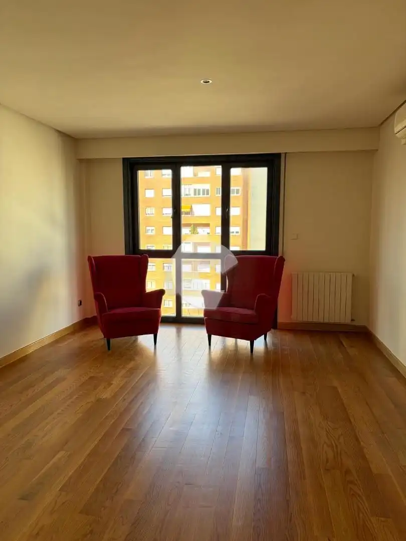 Sala de estar de Dúplex de alquiler en Ourense Capital  con Calefacción