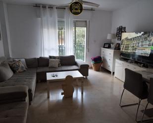 Sala d'estar de Pis en venda en Estepona amb Aire condicionat i Terrassa