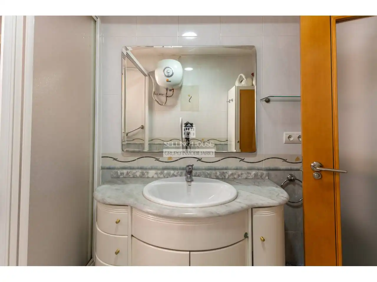 Baño de Piso en venta en Mislata con Amueblado y Balcón