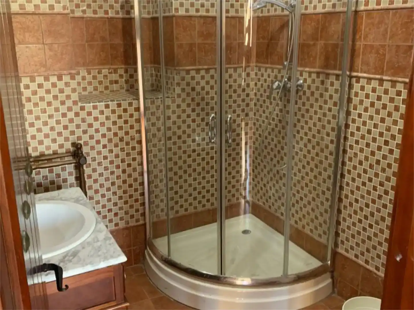 Bany de Pis en venda en Villa de Otura amb Aire condicionat, Jardí privat i Parquet