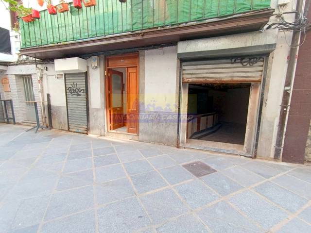 Local comercial en Venta en Calle Ardigales en Centro