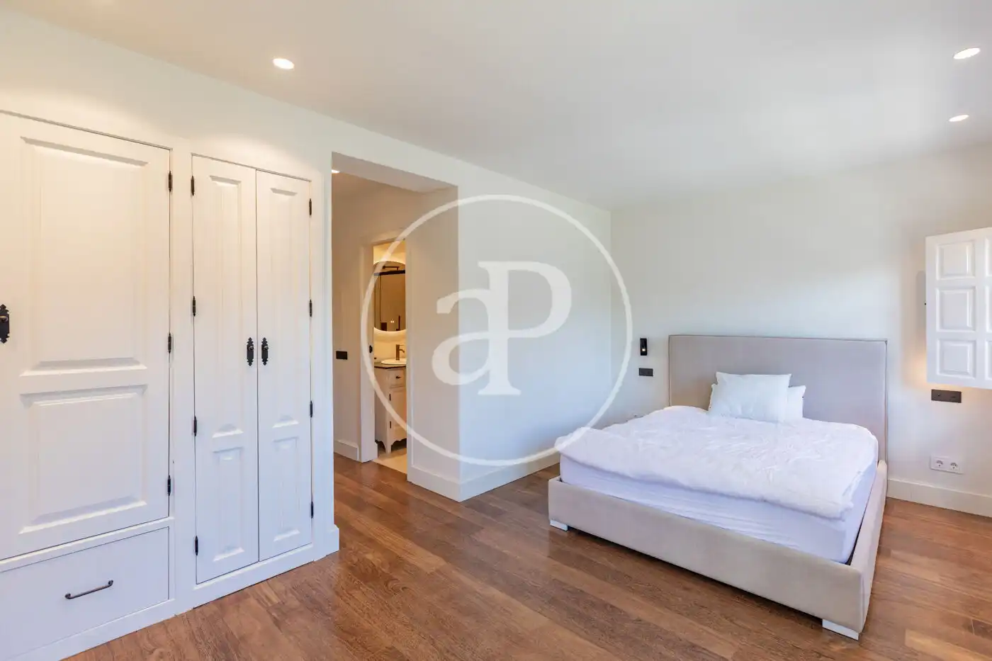 Bedroom of Houses for rent in Madrid  with Air Conditioner, Heating and Private garden