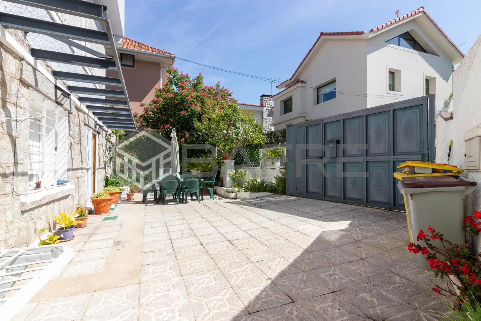 Terrassa de Casa o xalet en venda en Madrid amb Aire condicionat, Calefacció i Jardí privat