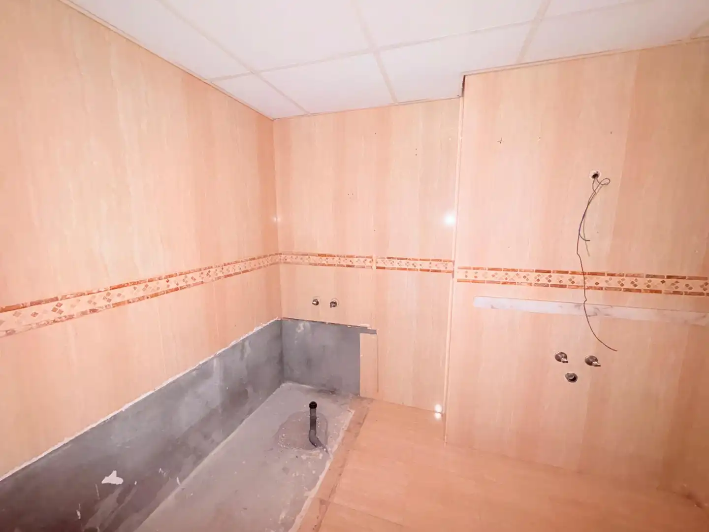 Baño de Piso en venta en Ponferrada con Calefacción y Trastero