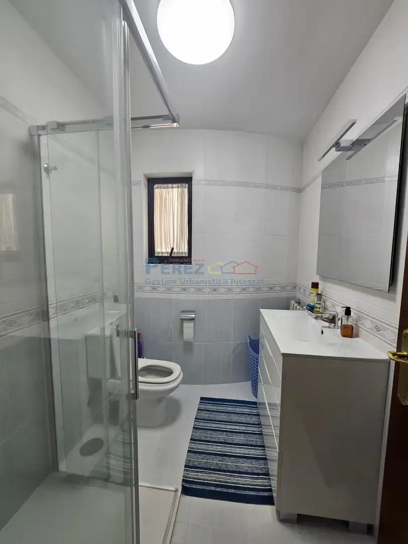 Baño de Piso de alquiler en Fene con Calefacción, Parquet y Trastero