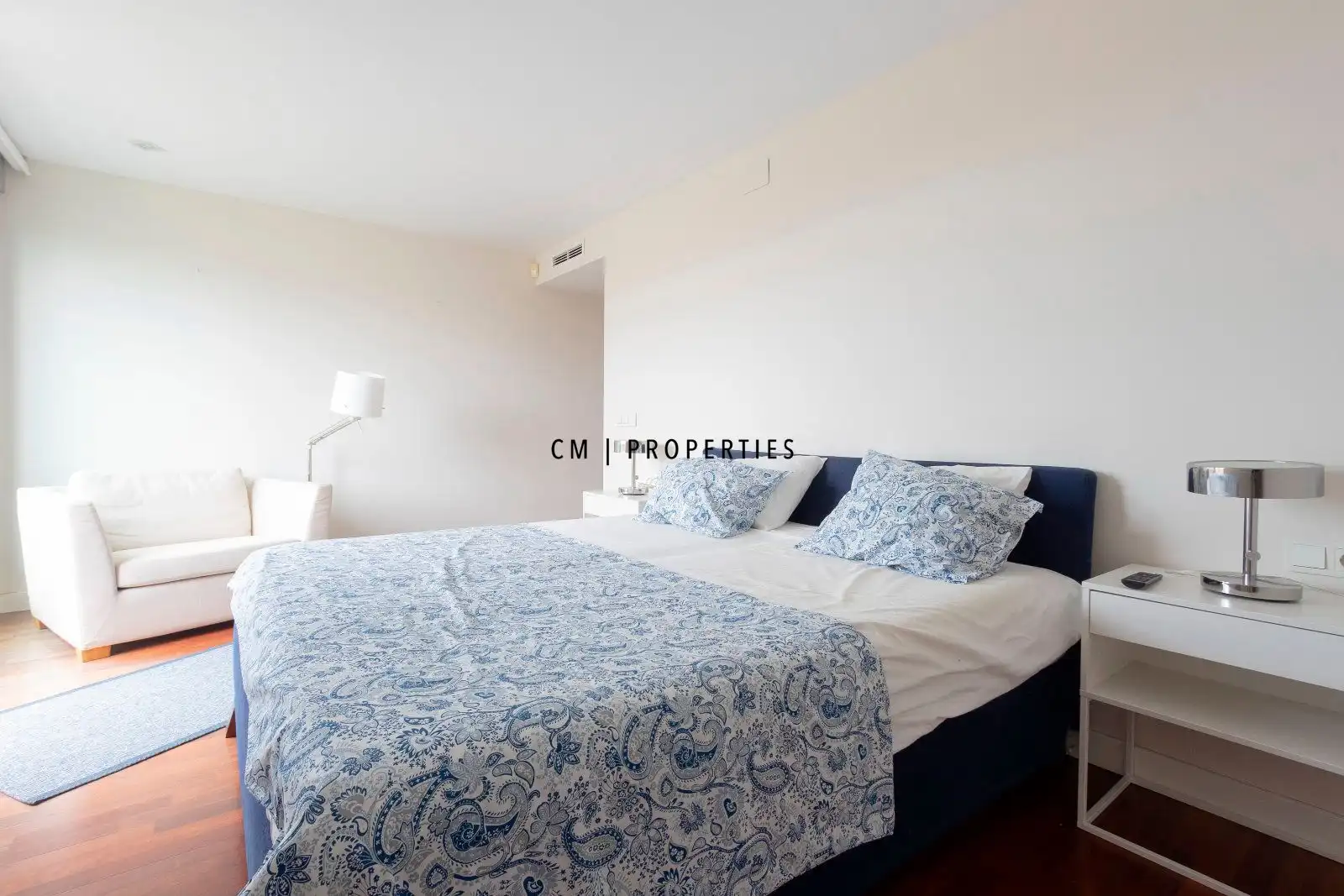 Bedroom of Duplexes for sale in Valencia  with Air Conditioner, Heating and Parquet flooring