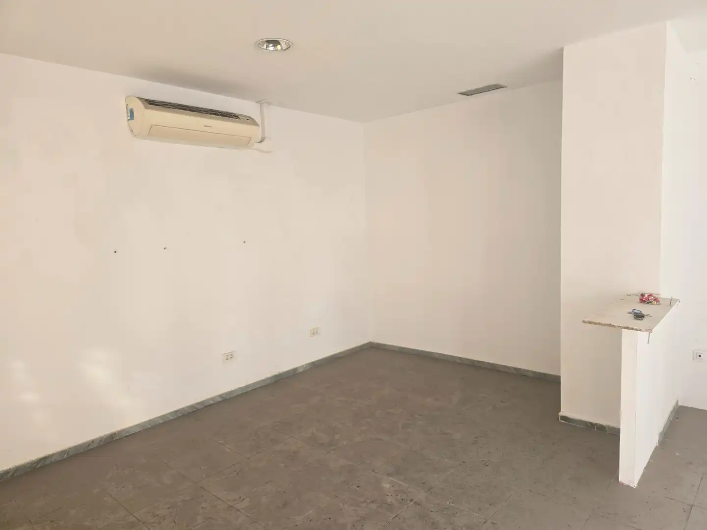 Geschaftsraum zum Verkauf in Calle de Valois, 43, Zona Martiánez