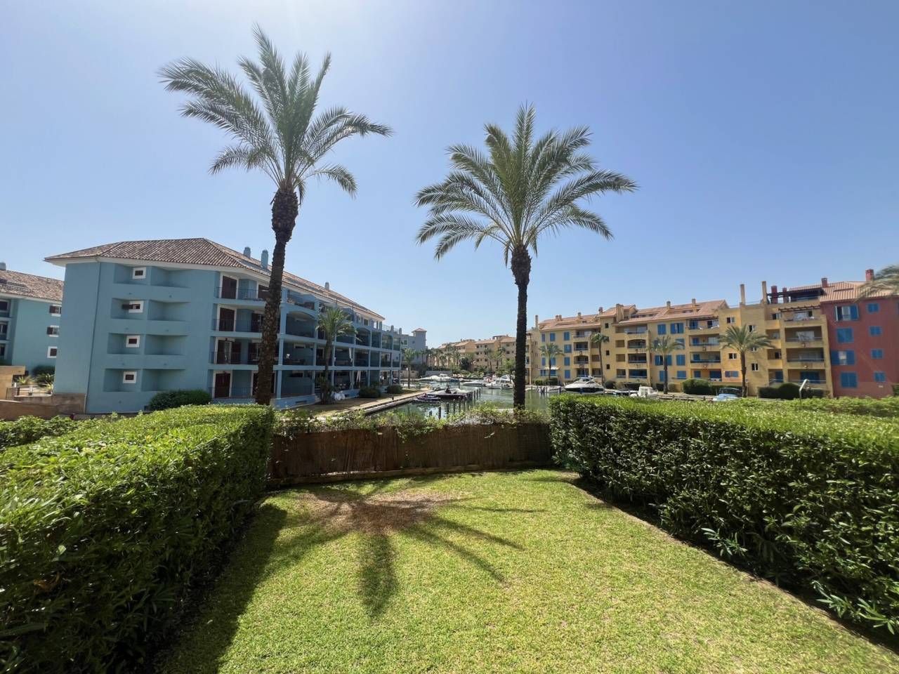 Exterior view of Apartment for sale in Sotogrande  with Terrace, Storage room and Furnished