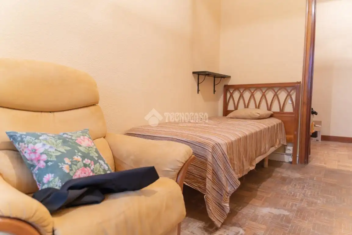 Habitación de Piso en venta en Madrid con Calefacción y Terraza