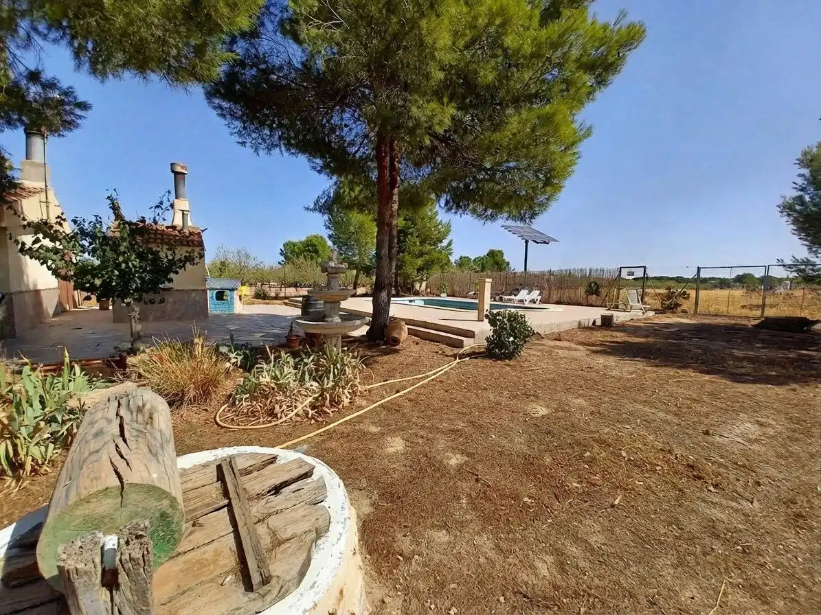 Casa con piscina in vendita a La Roda, imagen 2