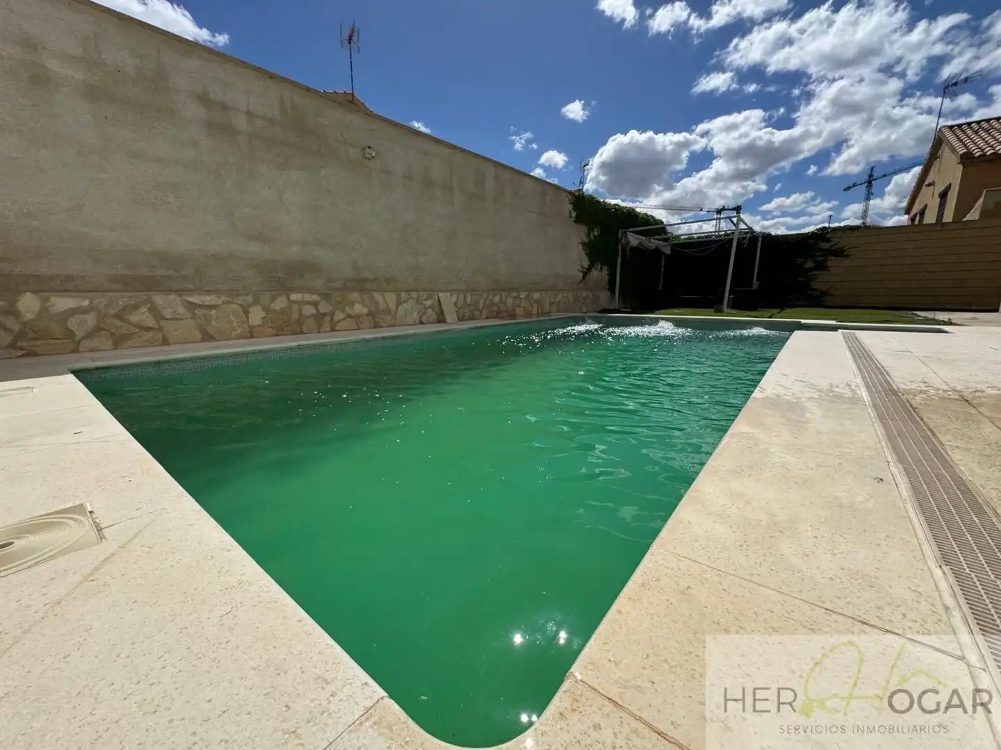 Piscina de Casa o chalet en venta en Burguillos de Toledo con Aire acondicionado, Calefacción y Jardín privado