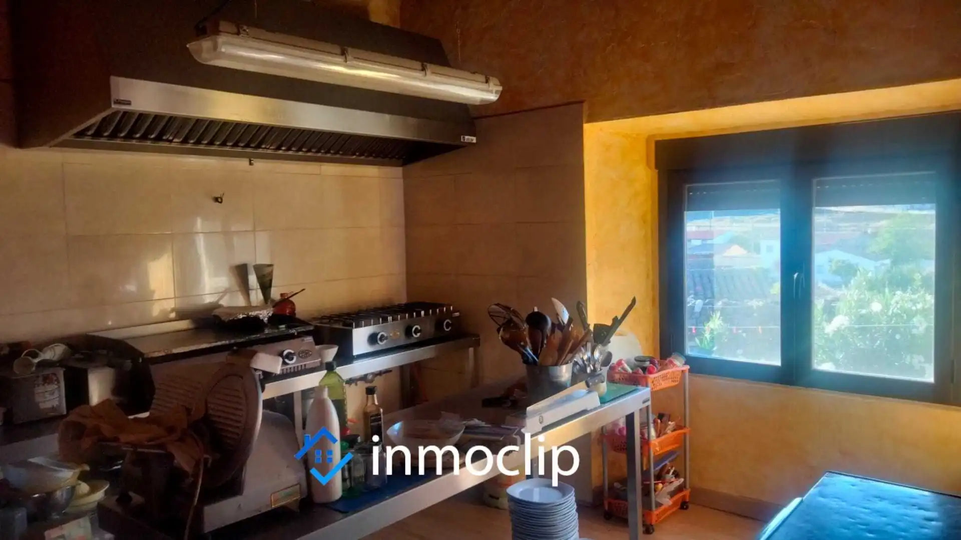 Kitchen of Buildings for sale in Puente del Congosto