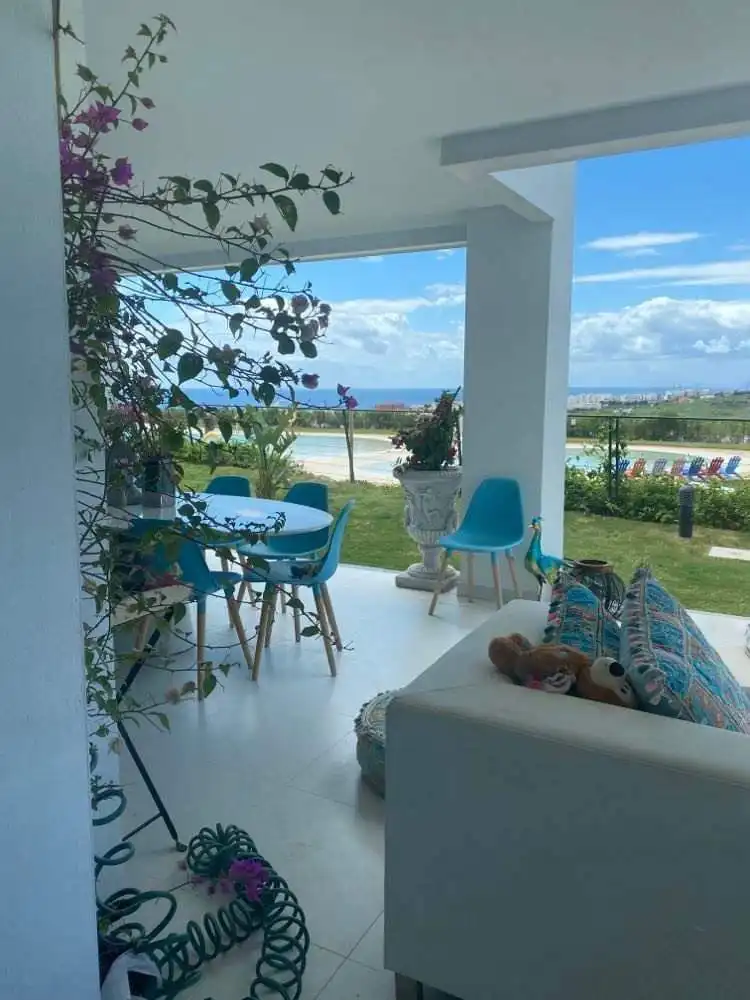 Jardí de Pis de lloguer en Estepona amb Aire condicionat, Terrassa i Rentadora